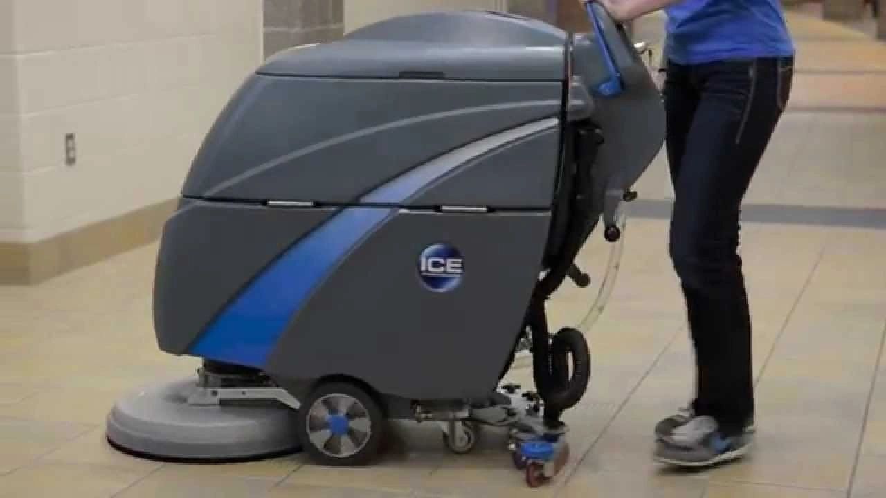 Auto scrubber floor cleaning machine